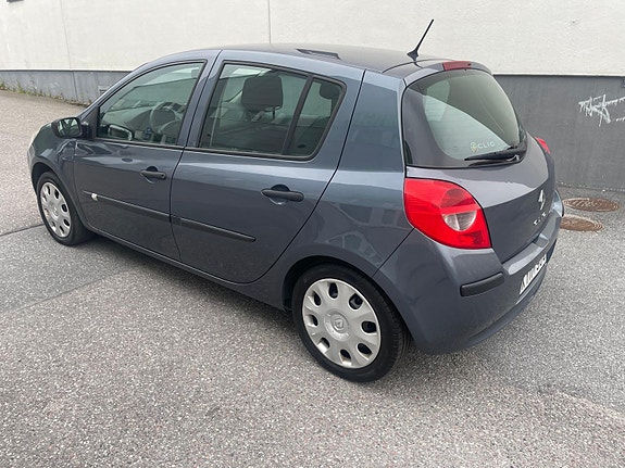 Renault Clio 3 of 7