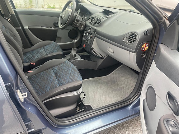 Renault Clio 6 of 7