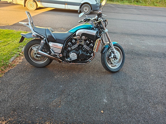 Yamaha Vmax 1200 3 of 3
