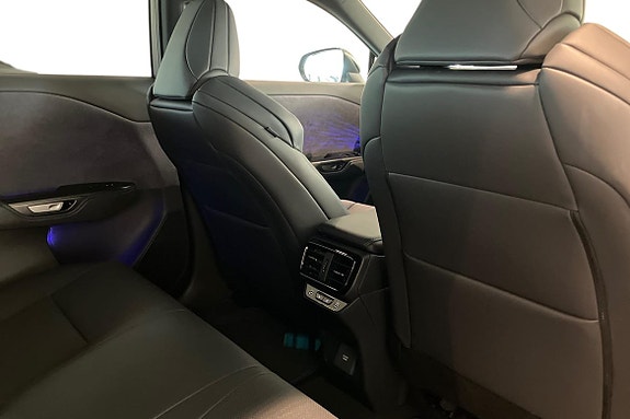 Lexus RZ550e 13 of 20