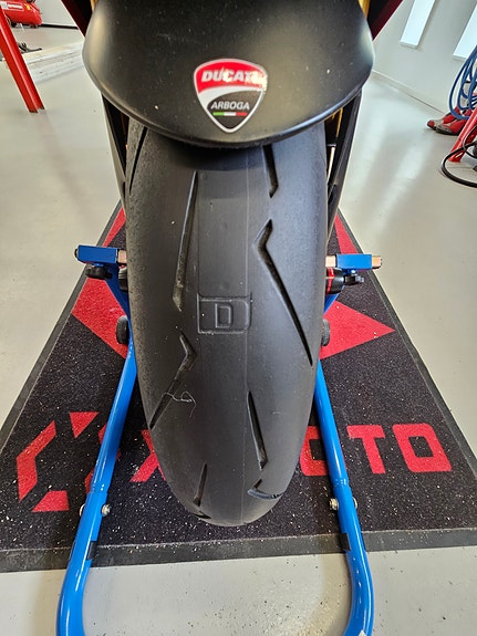 Ducati Panigale V4 S 7 of 10
