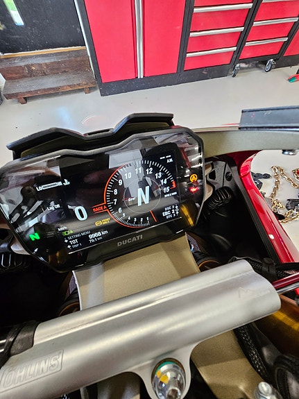 Ducati Panigale V4 S 8 of 10