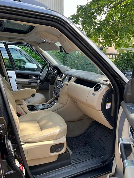 Land Rover Discovery 4 9 of 24