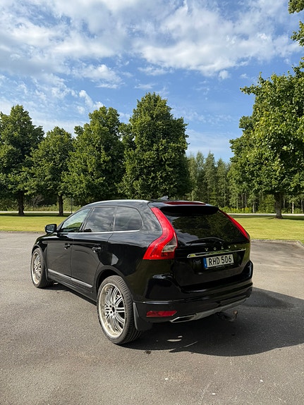 Volvo XC60 3 of 4