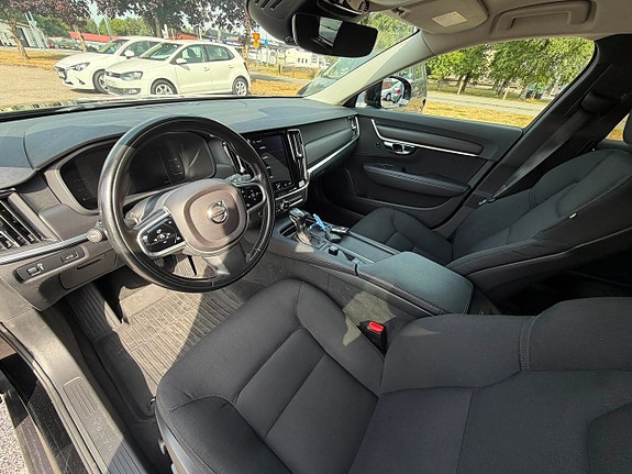 Volvo V90 Cross Country 10 of 22
