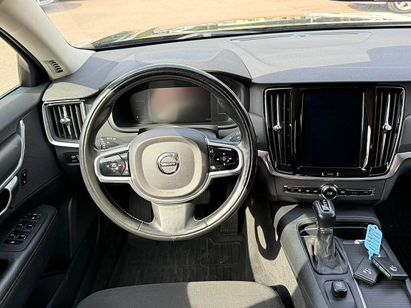 Volvo V90 Cross Country 9 of 22