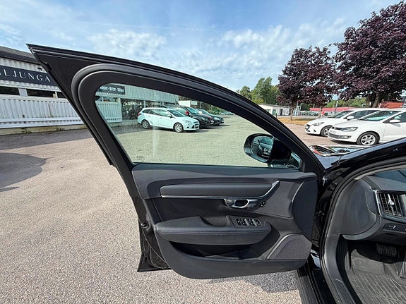 Volvo V90 Cross Country 11 of 22
