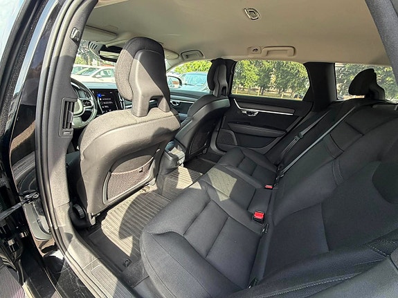 Volvo V90 Cross Country 12 of 22