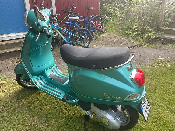 Vespa LX 125 IE FL 2 of 2