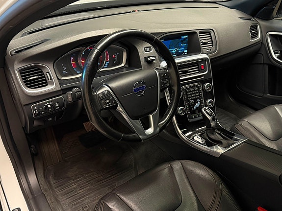 Volvo S60 Cross Country 12 of 24