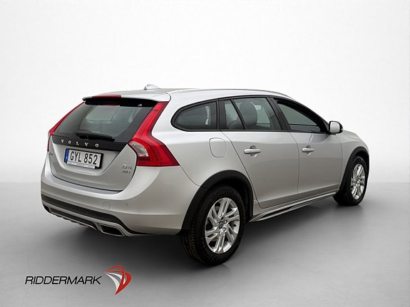 Volvo V60 Cross Country 8 of 30