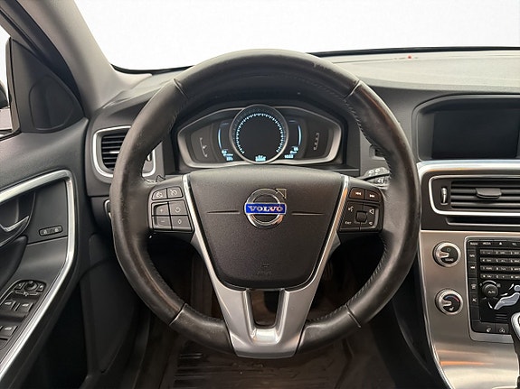 Volvo V60 Cross Country 12 of 30