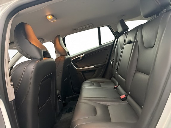 Volvo V60 Cross Country 22 of 30