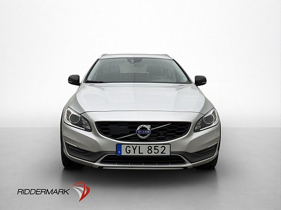 Volvo V60 Cross Country 2 of 30
