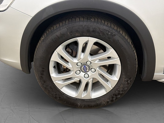 Volvo V60 Cross Country 25 of 30