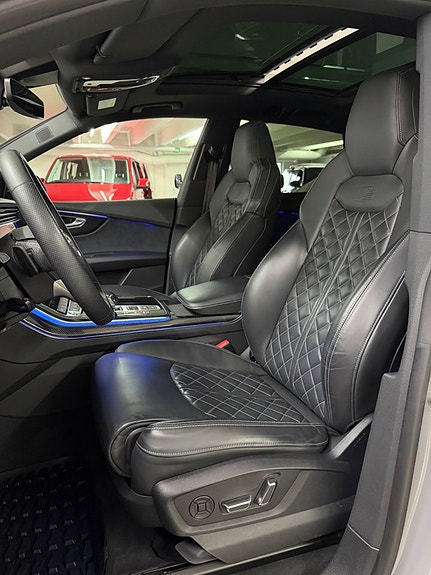 Audi Q8 16 of 29