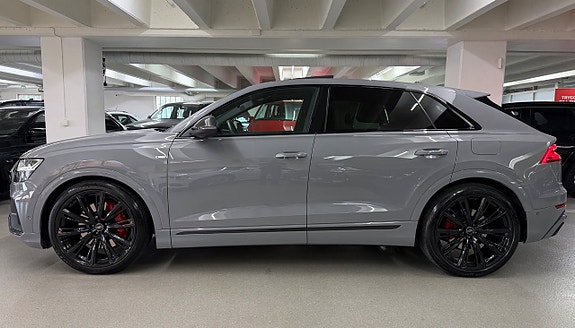 Audi Q8 2 of 29