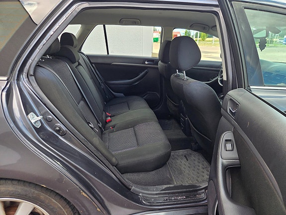 Toyota Avensis 13 of 13