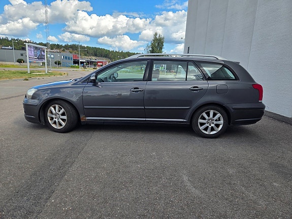 Toyota Avensis 5 of 13