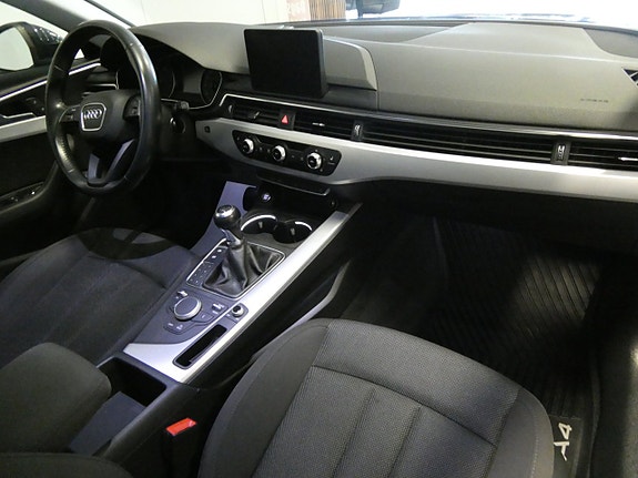 Audi A4 11 of 18