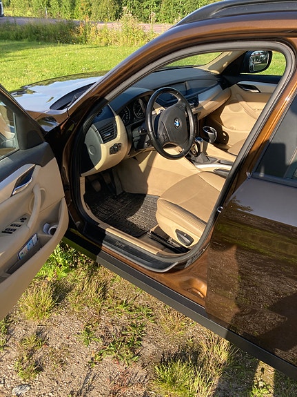 BMW X1 2 of 4