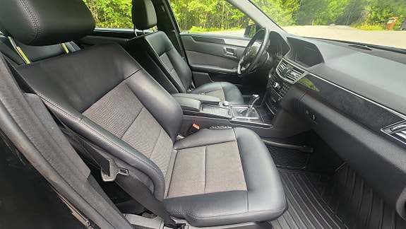 Mercedes-Benz E220 13 of 13