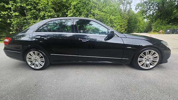 Mercedes-Benz E220 6 of 13
