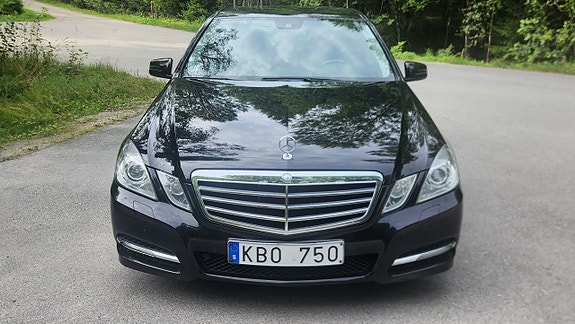 Mercedes-Benz E220 8 of 13