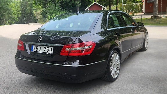 Mercedes-Benz E220 5 of 13