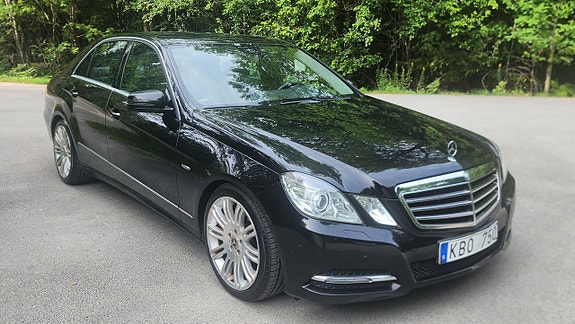 Mercedes-Benz E220 7 of 13