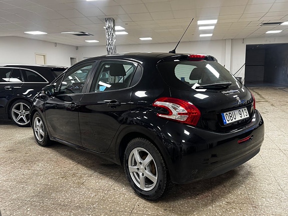 Peugeot 208 5 of 22