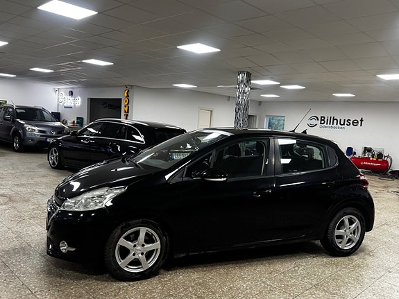 Peugeot 208 2 of 22