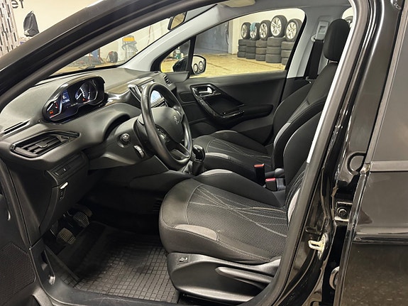 Peugeot 208 16 of 22