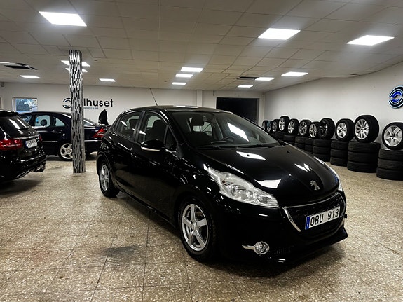 Peugeot 208 3 of 22