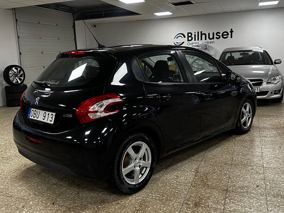 Peugeot 208 11 of 22