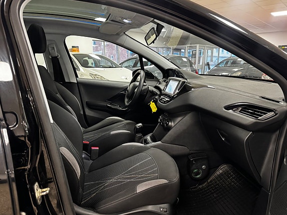 Peugeot 208 15 of 22