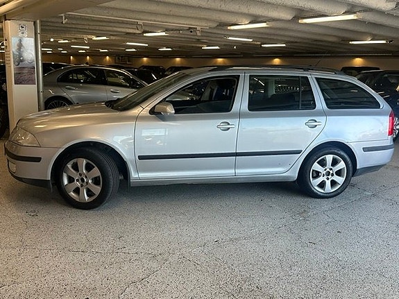 Skoda Octavia 2 of 11