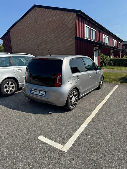 Volkswagen UP! 5 of 5