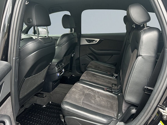 Audi Q7 13 of 27