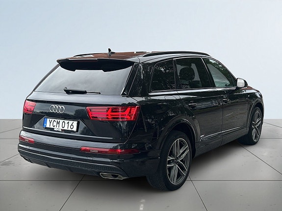Audi Q7 6 of 27