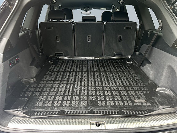 Audi Q7 12 of 27