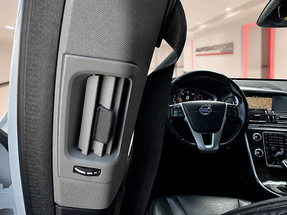 Volvo XC60 23 of 30