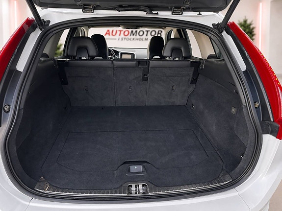 Volvo XC60 10 of 30