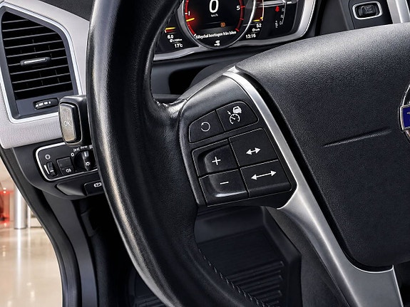 Volvo XC60 22 of 30