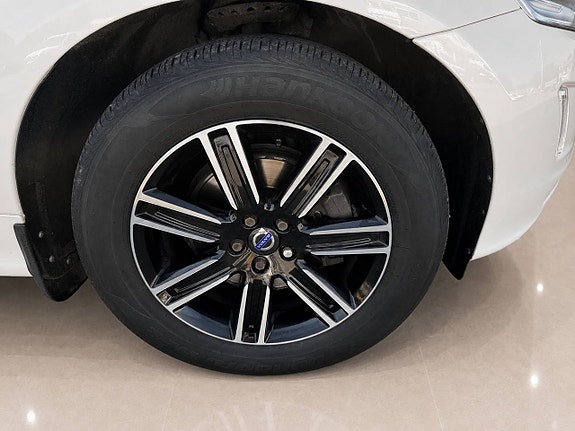 Volvo XC60 18 of 30