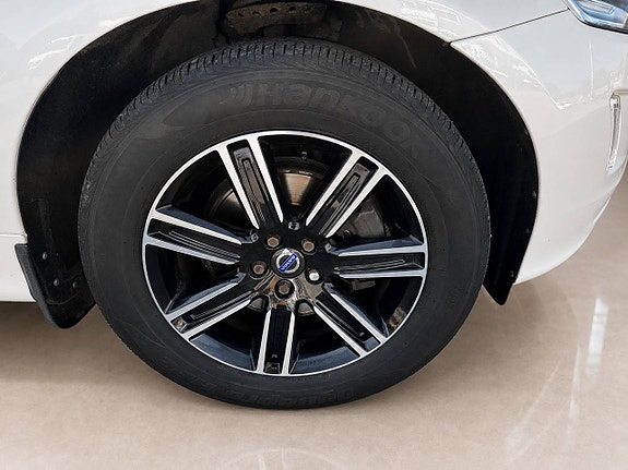 Volvo XC60 25 of 30