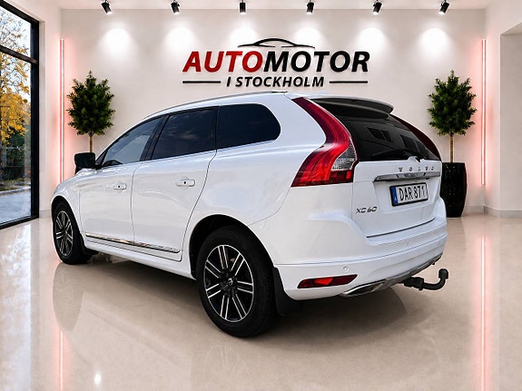 Volvo XC60 2 of 30
