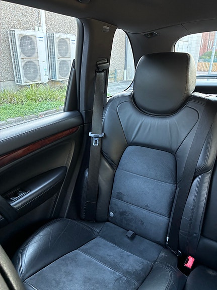 Porsche Cayenne 5 of 12