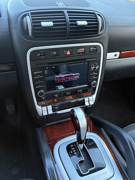 Porsche Cayenne 6 of 12