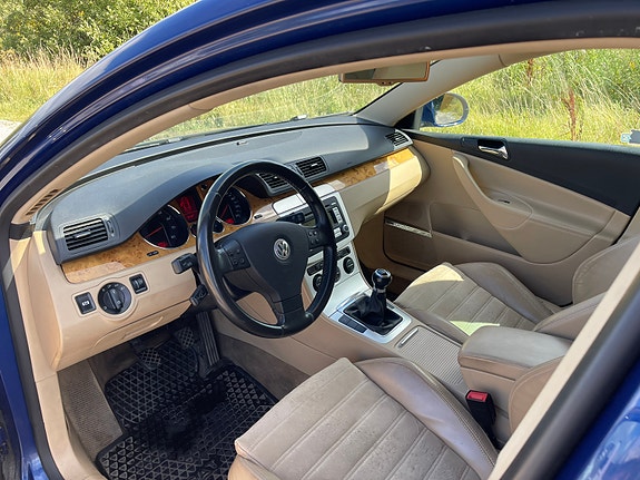 Volkswagen Passat 5 of 10
